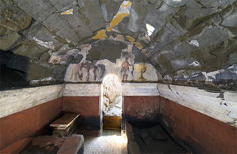Un banquet vieux de 2800 ans figé sur les parois d’une tombe dans la la cité antique de Cumes