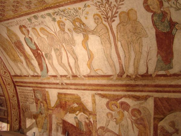 Extraordinaire découverte de peintures murales du 12e siècle en Touraine