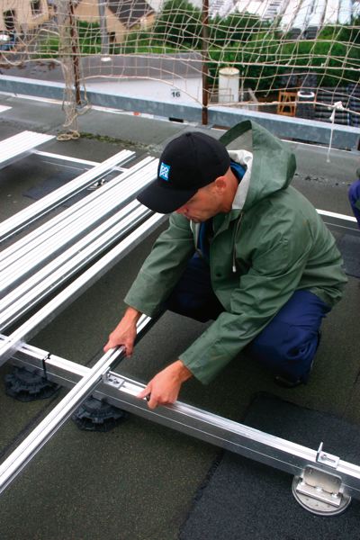 Solution photovoltaïque rigide pour toitures-terrasses