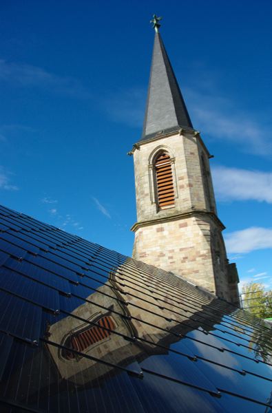 L’église au toit solaire