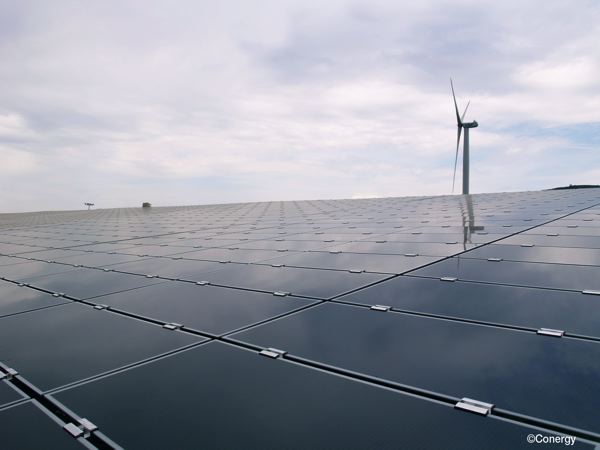 Les toits de l’entreprise de logistique Combrode produisent désormais de l’énergie verte