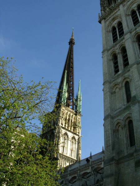 Le premier clocheton restauré de Rouen sera hissé le 14 février