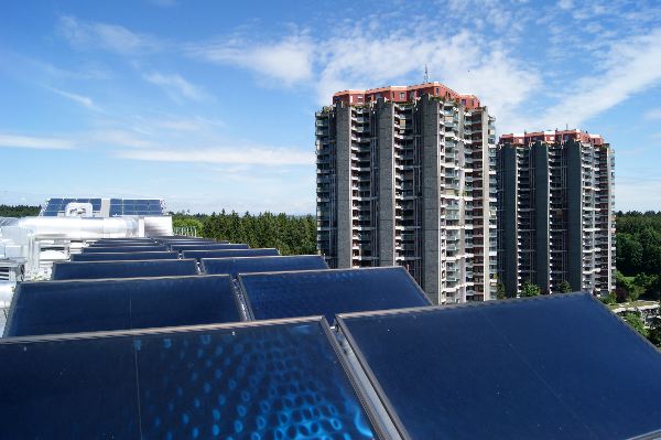 Suisse : 2 m2 de capteurs solaires par habitant d’ici à 2035…
