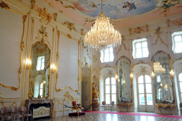 Le Palais Eszterhaza en Hongrie éclairé par les ampoules LED Verbatim