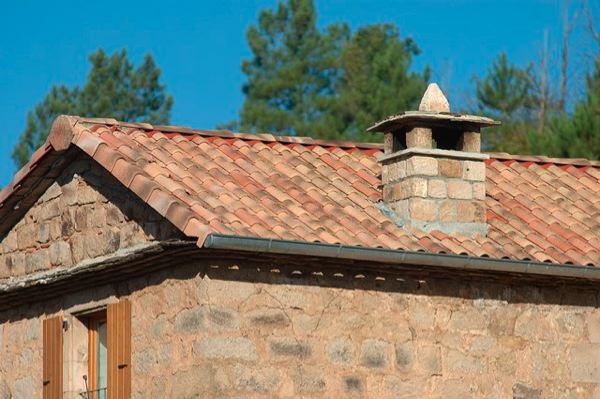 Romane Réno : la tuile de Terreal pour la rénovation des toits du sud