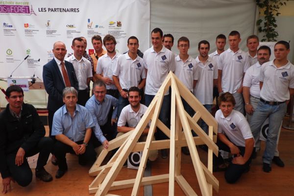 Les lauréats du Championnat européen des jeunes charpentiers 2014
