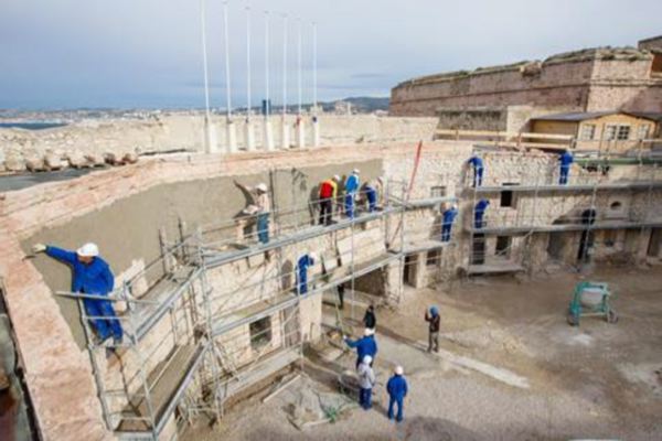 Fort d’Entrecasteaux à Marseille : les Demi-Lunes Dauphine et Villeroy restaurées
