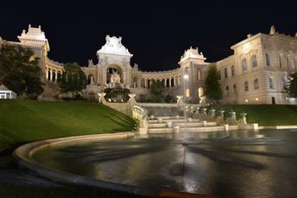Marseille : les espaces extérieurs du Palais Longchamp restaurés