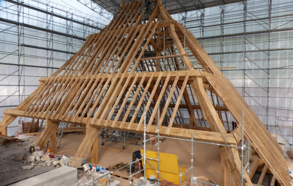 Restauration de la toiture de la Maison du Grand Puits