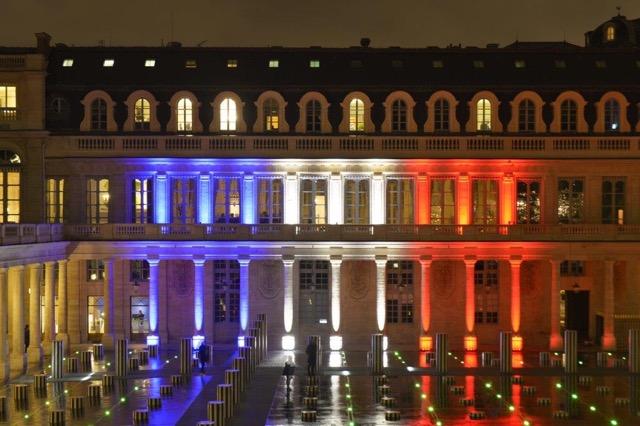 Illuminations tricolores en façade
