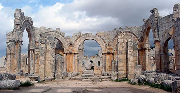 Une église byzantine historique endommagée