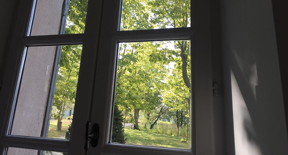 vue fenêtre jardin