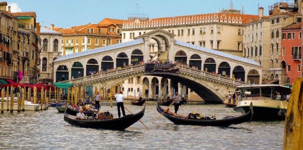 Restauration du pont du Rialto de Venise