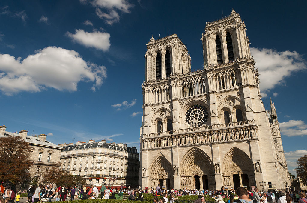 Notre-Dame de Paris souffre de pollution, des intempéries et de l’usure du temps