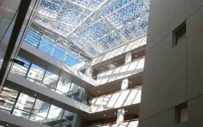 Vêtures en béton blanc poli pour le lycée Lucie Aubrac de Courbevoie