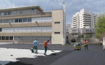 Etanchéité sous enrobé pour l’isolation des toitures-terrasses accessibles