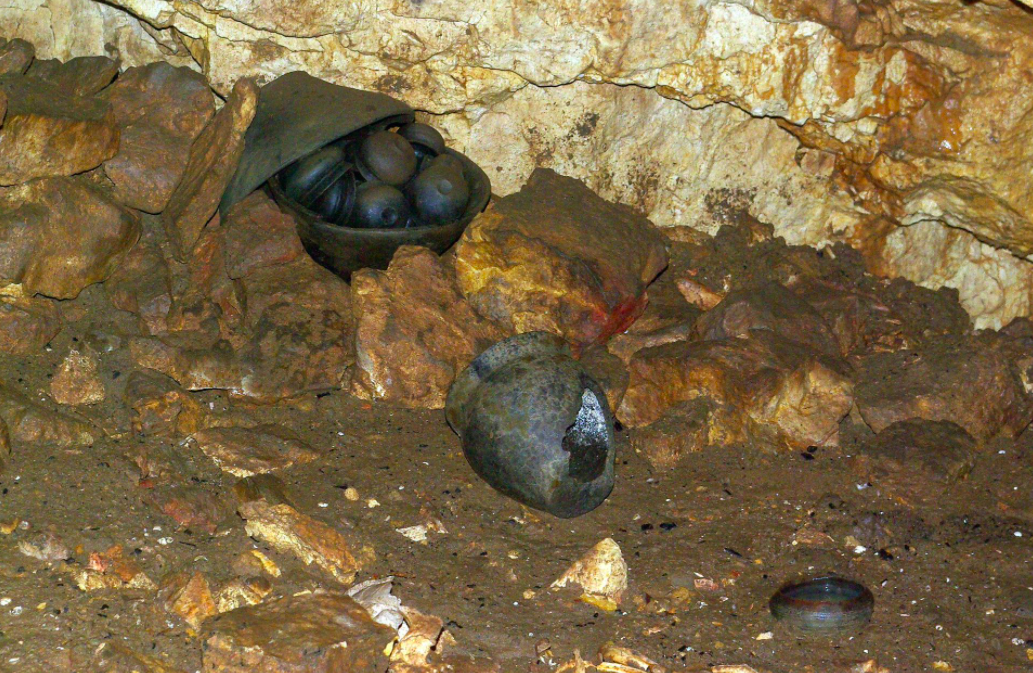 En Charente, incroyable découverte d’une vaste grotte sépulcrale