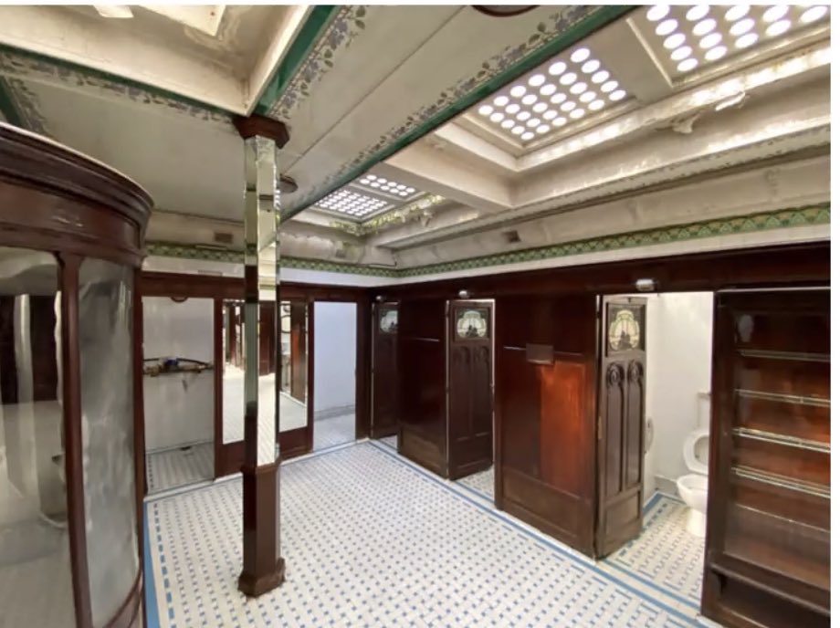 Réouvertures de toilettes publiques classées monument historique à Paris