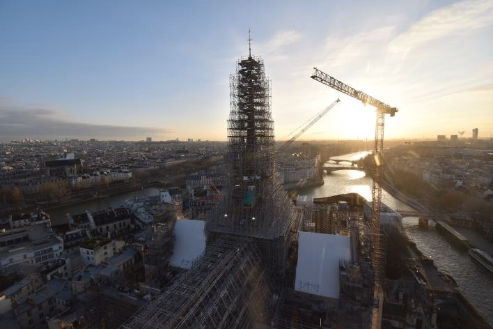 Notre-Dame de Paris : la ministre de la Culture est venue constater le bon avancement des travaux