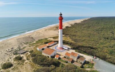 Le phare de la Coubre menacé par l’érosion attire les touristes