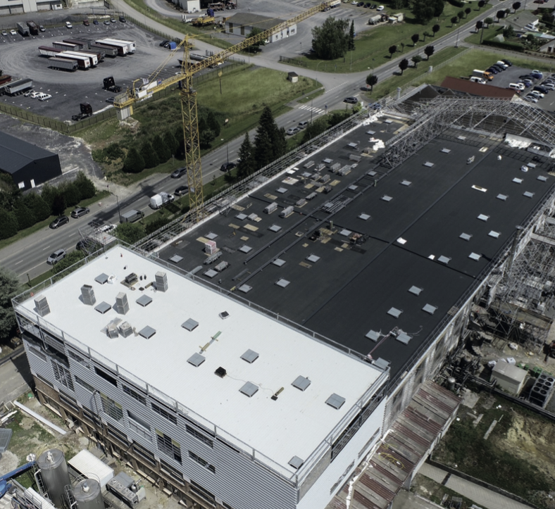 Toiture reconstruite pour l&rsquo;usine de Jussy
