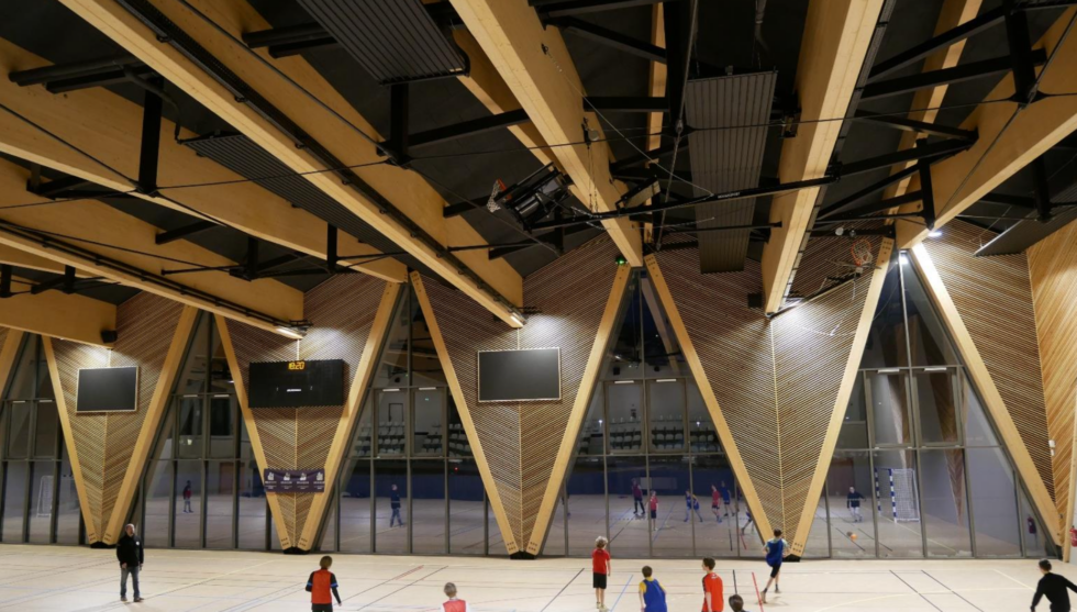 En montagne, une charpente bois-métal dimensionnée pour l’extrême